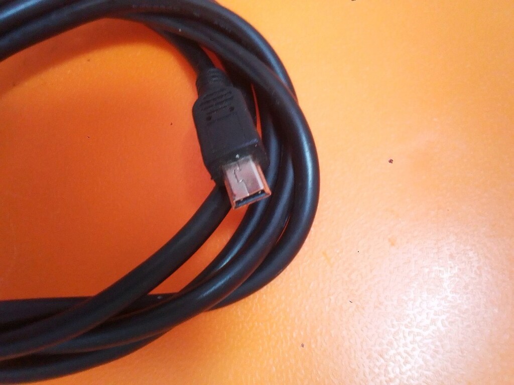 Şarz kablosu eski Samsung kablo ucundan biraz farklı bilginize - 4
