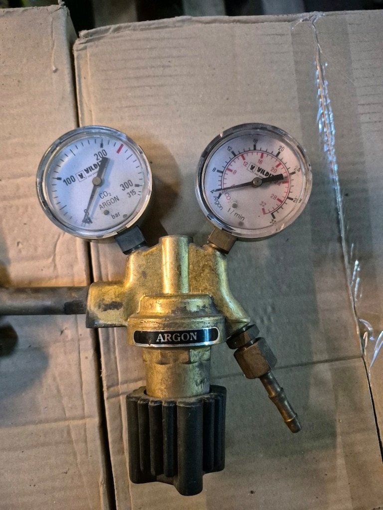 Yıldız Gaz Armatürleri üretimi Argon / Karışım Gazı Basınç Düşürücü Re - 2