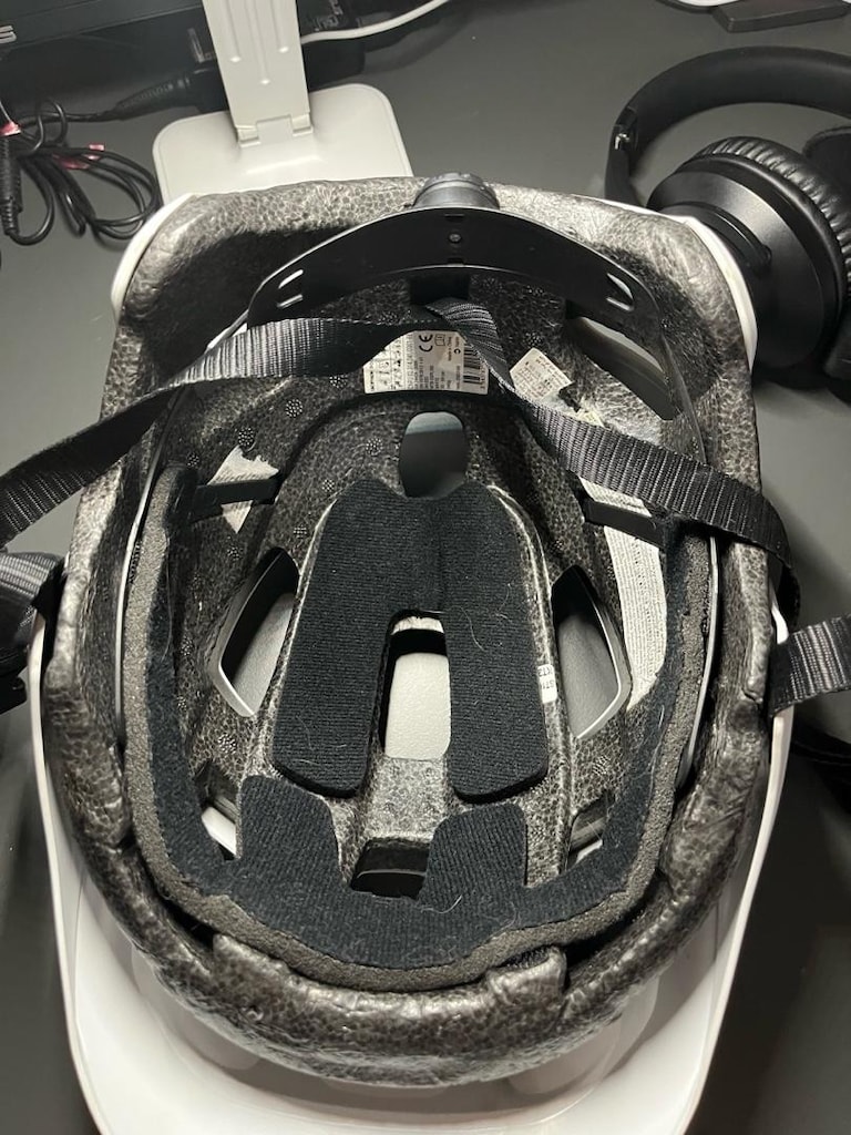 Rockrider kask sağlam ufak çizikli - 2