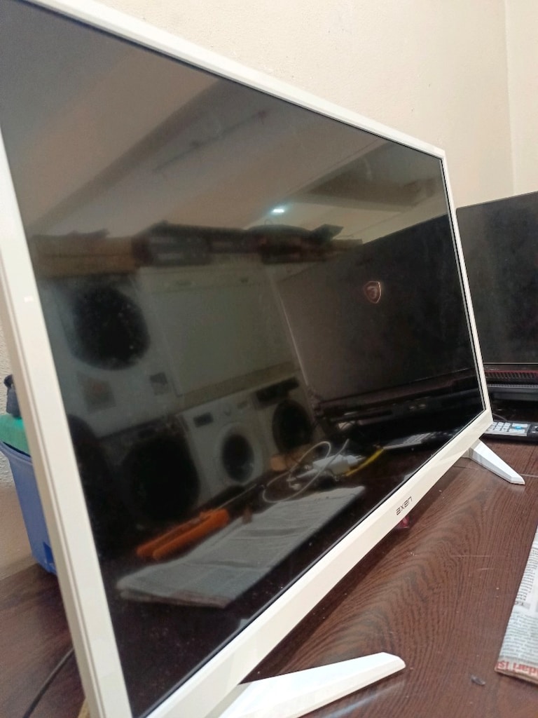 AXEN UYDU ALICILI 82 EKRAN TV SIFIR AYARINDA NAKLİYE KURULUM GARANTİ - 6
