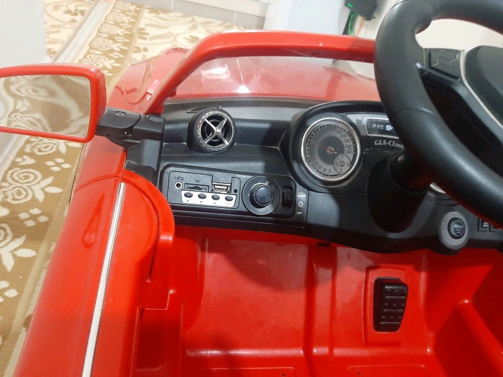 eletrikli akülü çocuk arabası