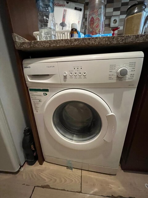 Çamaşır makinesi - 1600 TL ACİL -BUZDOLABI 2500 TL ARÇELİK - SÜPÜRGE