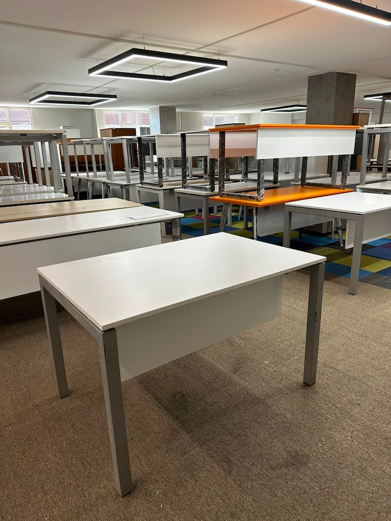 KLAS OFİS ÜSKÜDAR 120x80 BEYAZ PERDELİ ÇALIŞMA MASASI İKİNCİ EL - 2