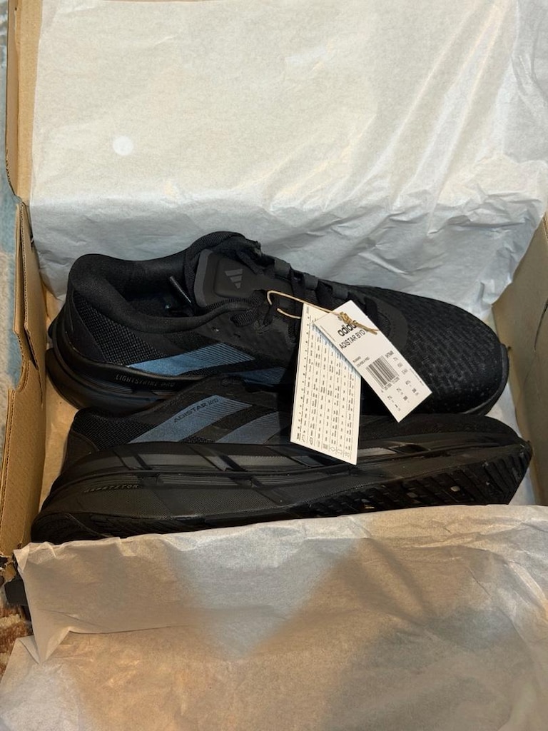Satılık orijinal Adidas Adistar BYD koşu ayakkabısı.