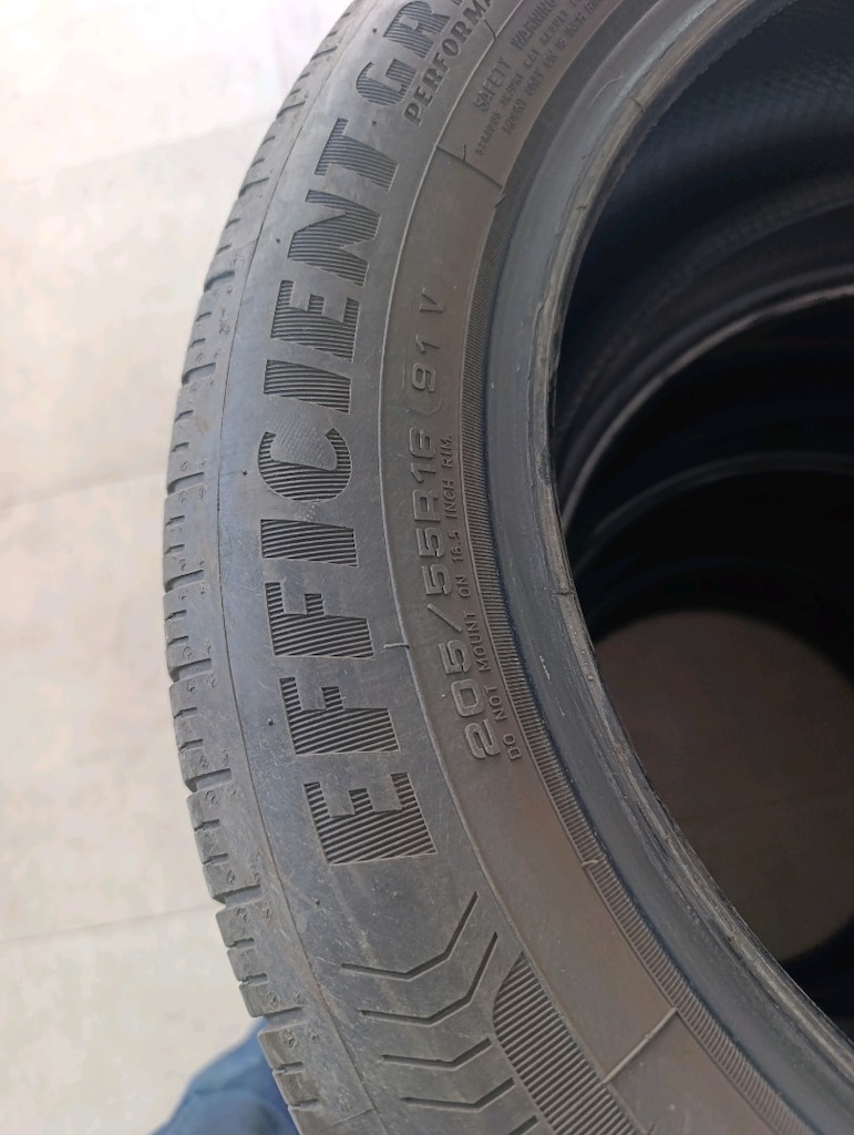 205 55 16 Goodyear - 4