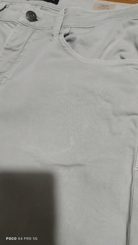 #Mavi Jeans pantolon..Çokça mavi ve başka kot var..Eni çekilince 45 - 4