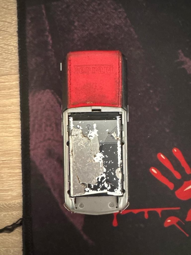 vertu ferrari orijinal İmaisi yurt dışı arka kapak yok - 2
