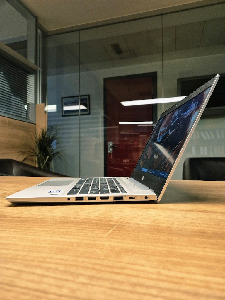 Laptop HP i5 İşlemci SSD Windows 11 Pili Sağlam - 6