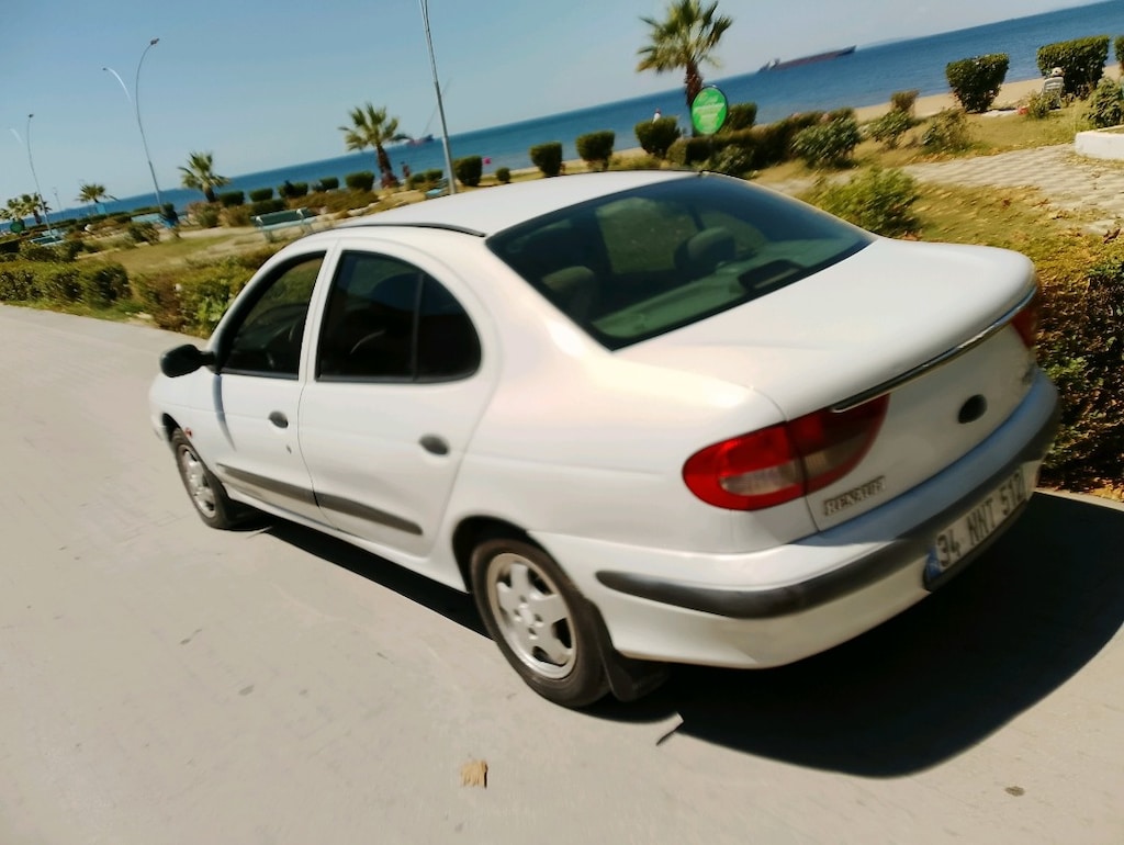 Renault Megane 1999 RXE 2.0 otomatik - 3