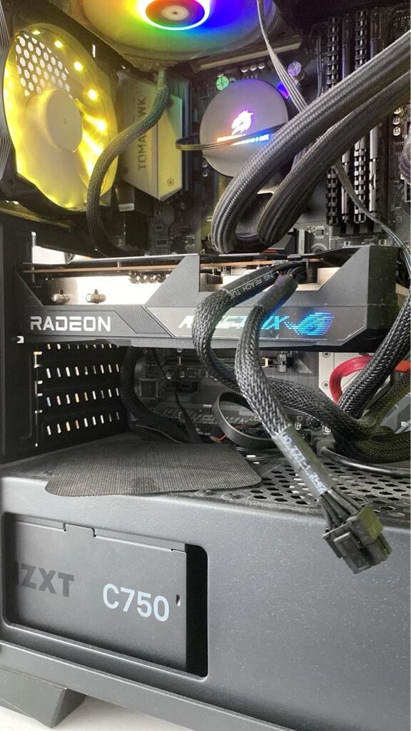 Asus Rog Strix Rx 6650 XT Oc Edition - 9