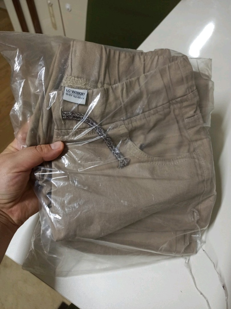 LCW sıfır okul pantolonu