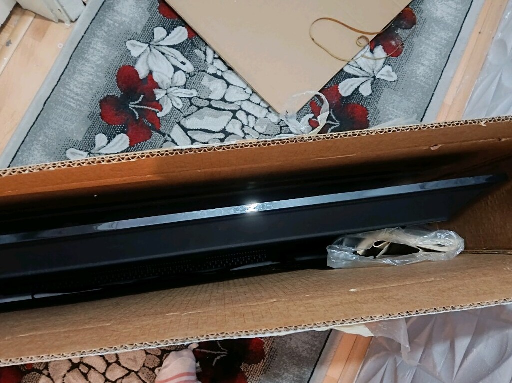 Plips sfır ayarında televizyon ve duvara takma aparatıyla - 8