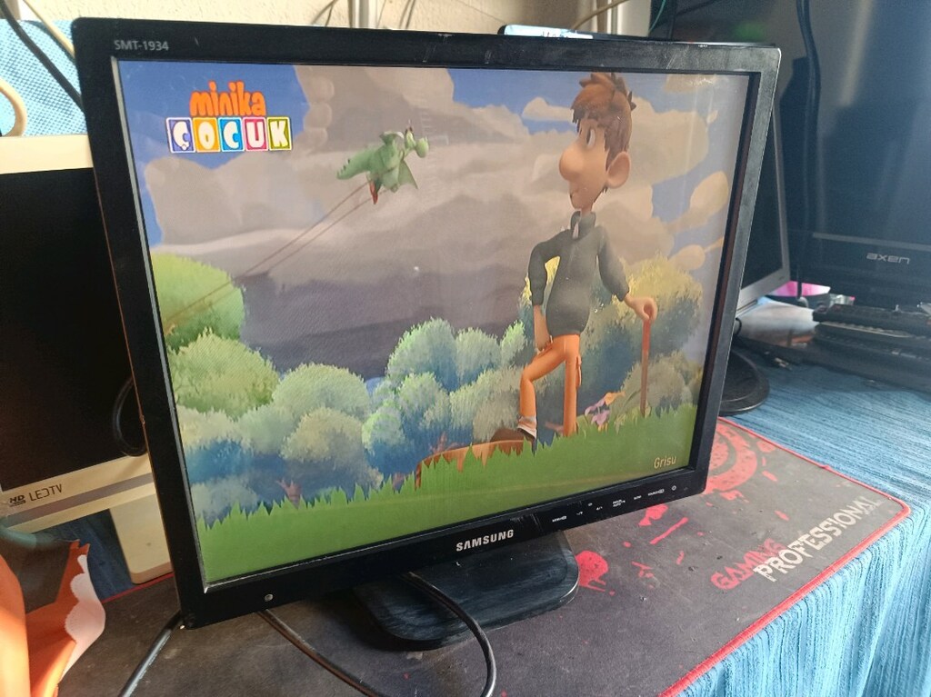HDMI VGA Hoparlör Monitör& TV 19" süper - 13