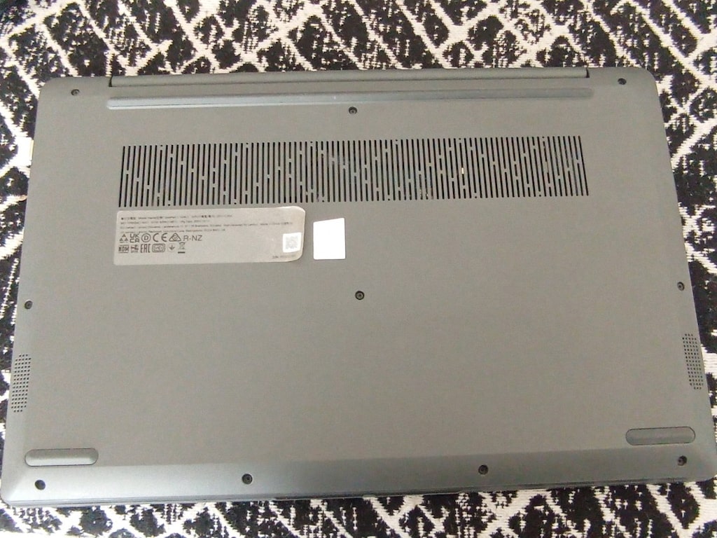 Lenovo IdeaPad 3i (15",7) - 4