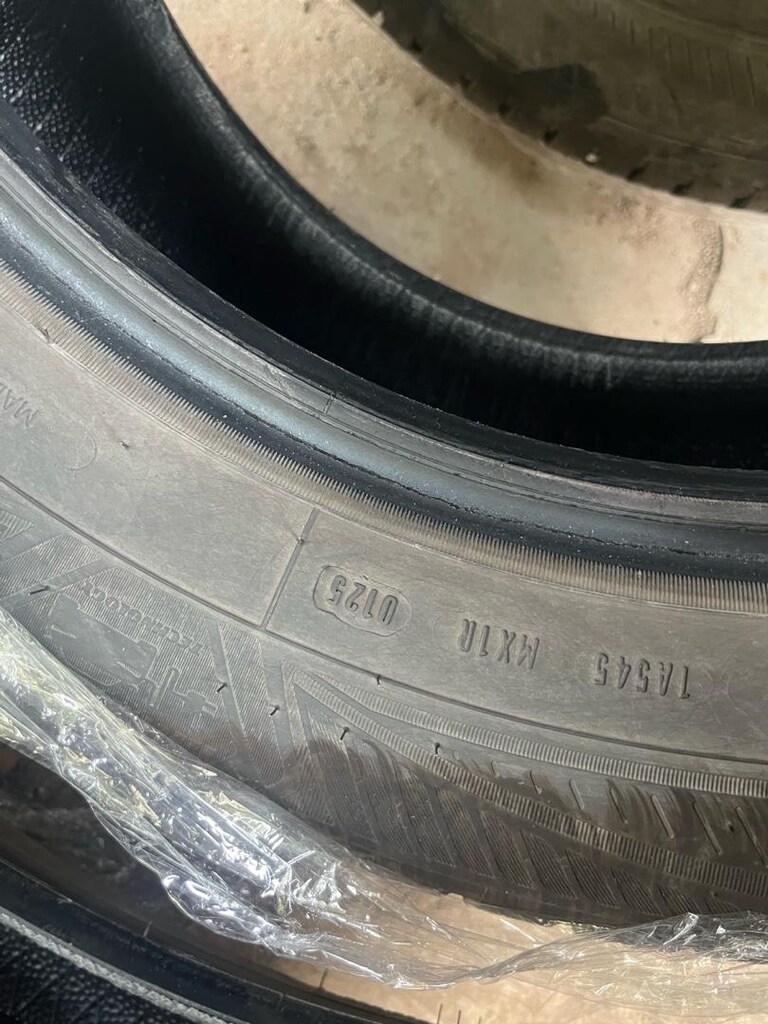 Goodyear lastik 235 60R18 - 4