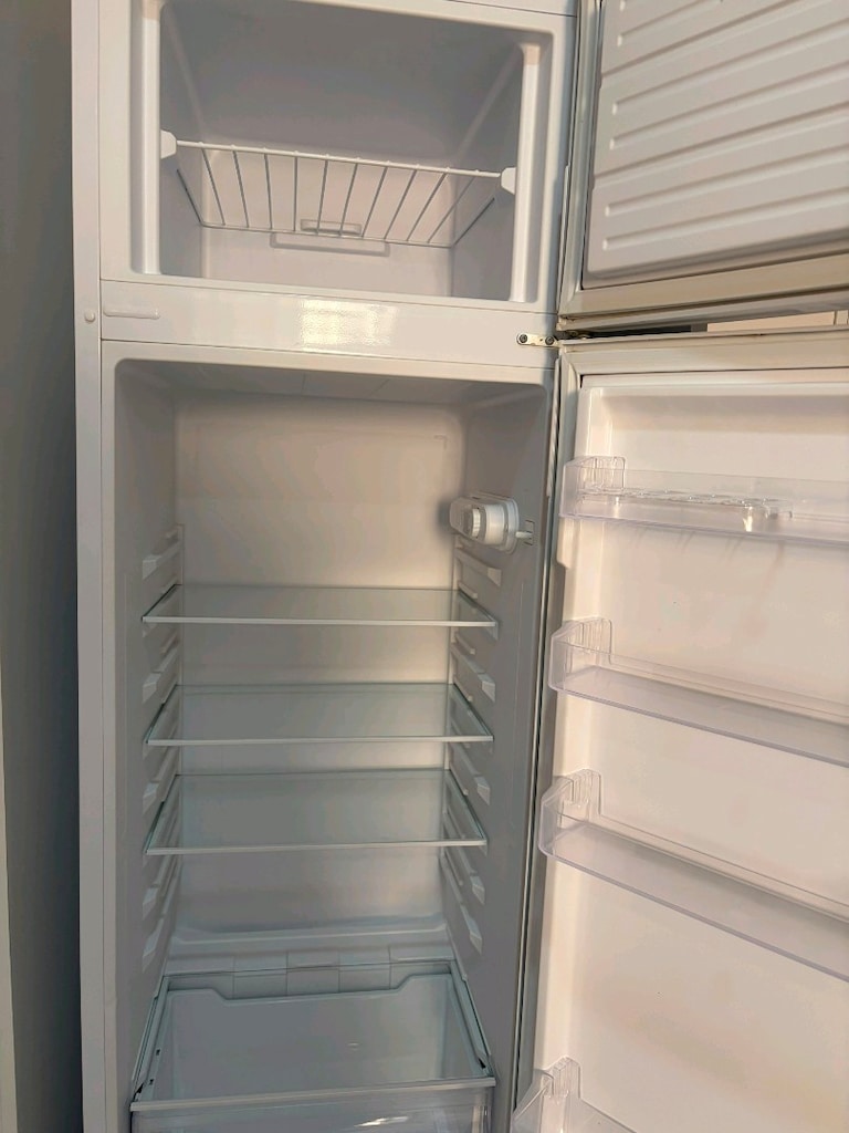 Satılık buzdolabı çamaşır makinesi koltuk yatak baza ve ocak üstü - 5