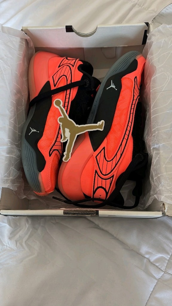Nike Air Jordan - 4