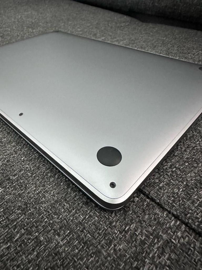 MacBook Pro M2 16gb 256gbssd - 7