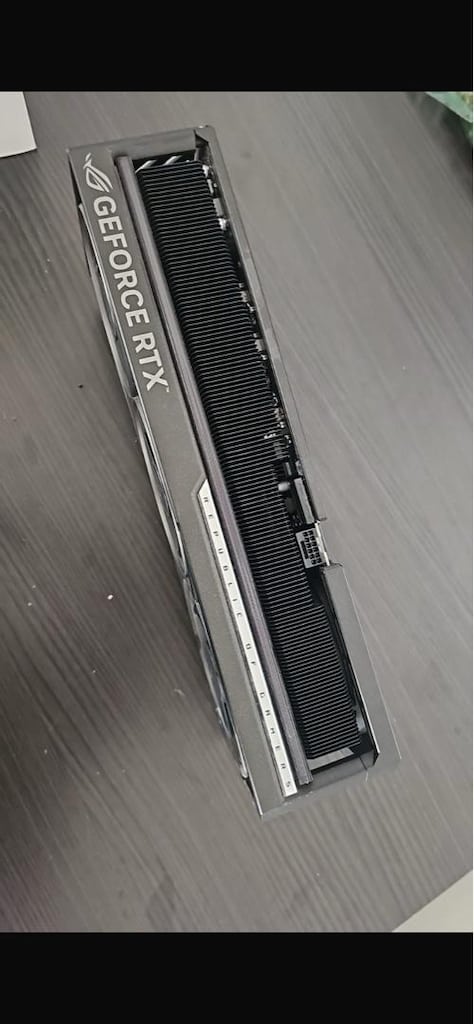 Asus rog astral 5080 ekran kartı - 4