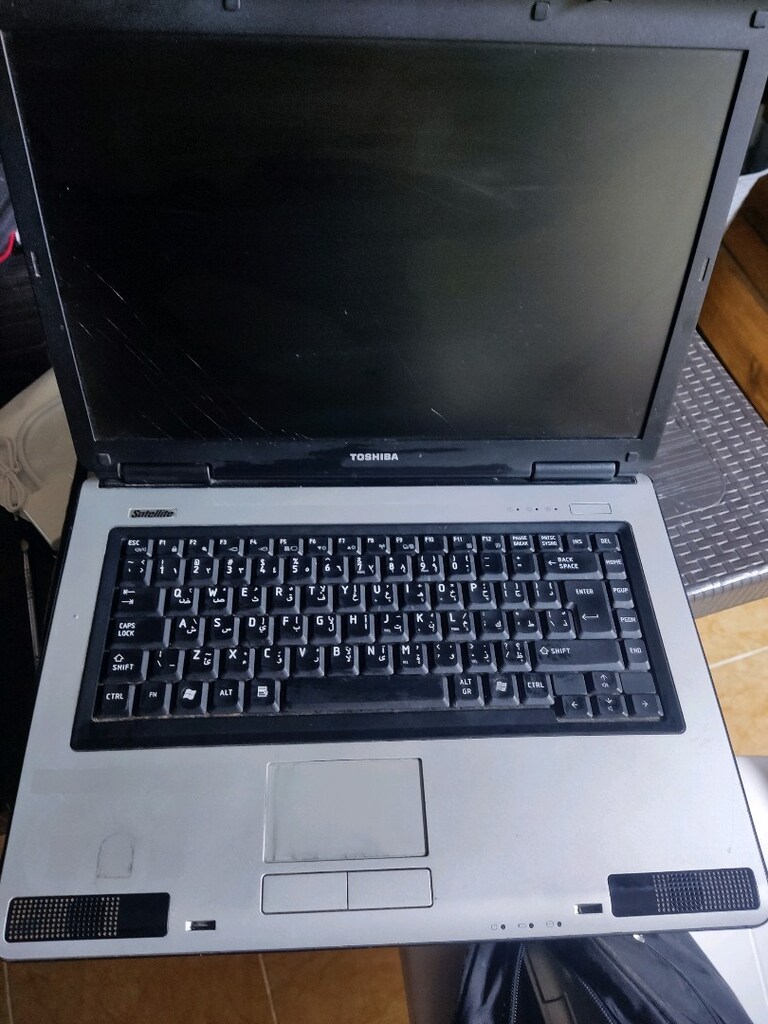 Toshiba satalite L40 14h laptop - 6