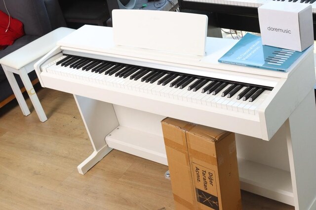 yamaha ydp 145 wh GARANTİLİ dijital piyano tabure acilmamis