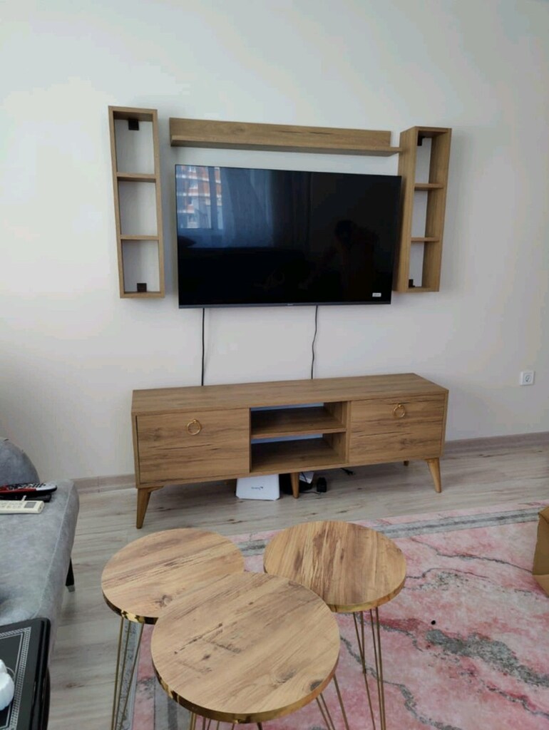 İmalattan ceviz rengi TV ünitesi ve zigon sehpa