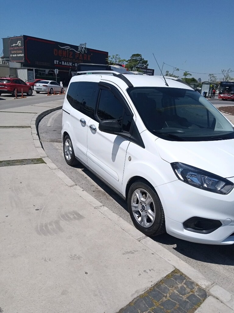 2022 Tourneo - 18