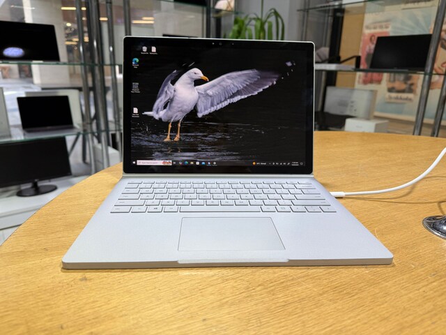 Surface Book 3 i7 10.nesil 16RAM GTX 1650 Ti 3K Dokunmatik Ekran