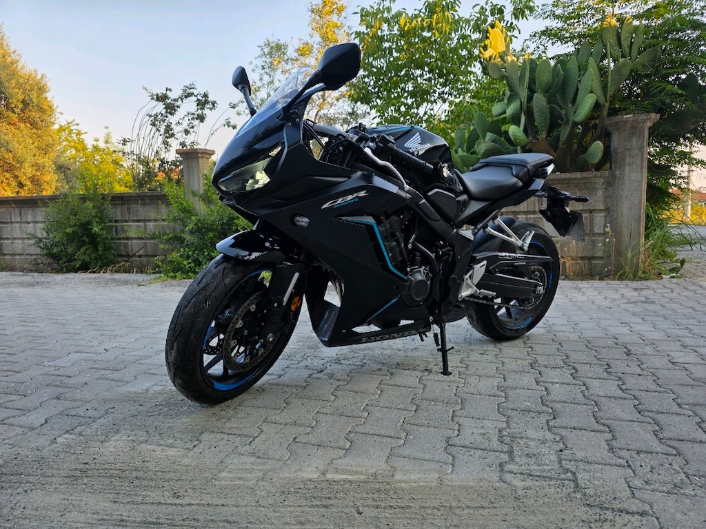 2023 Cbr 650 R 7100 km - 3