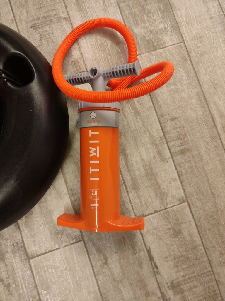Decathlon Şişme Boks Torbası ve El Pompası - 2