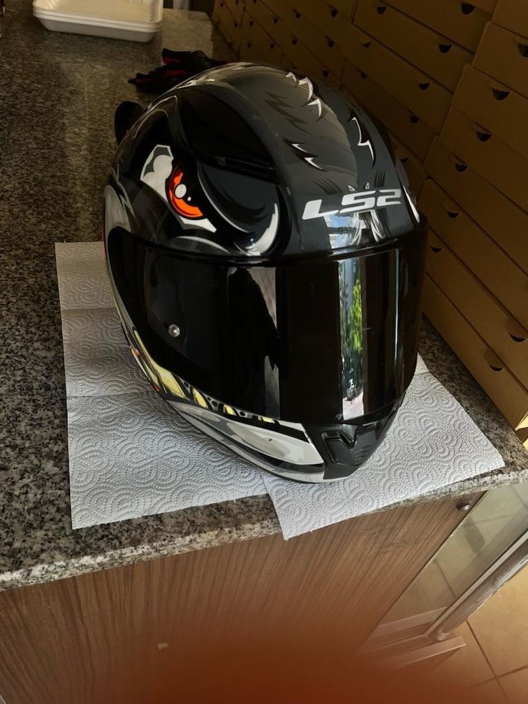 Az ve temiz kullanılmış ls2 kask - 2