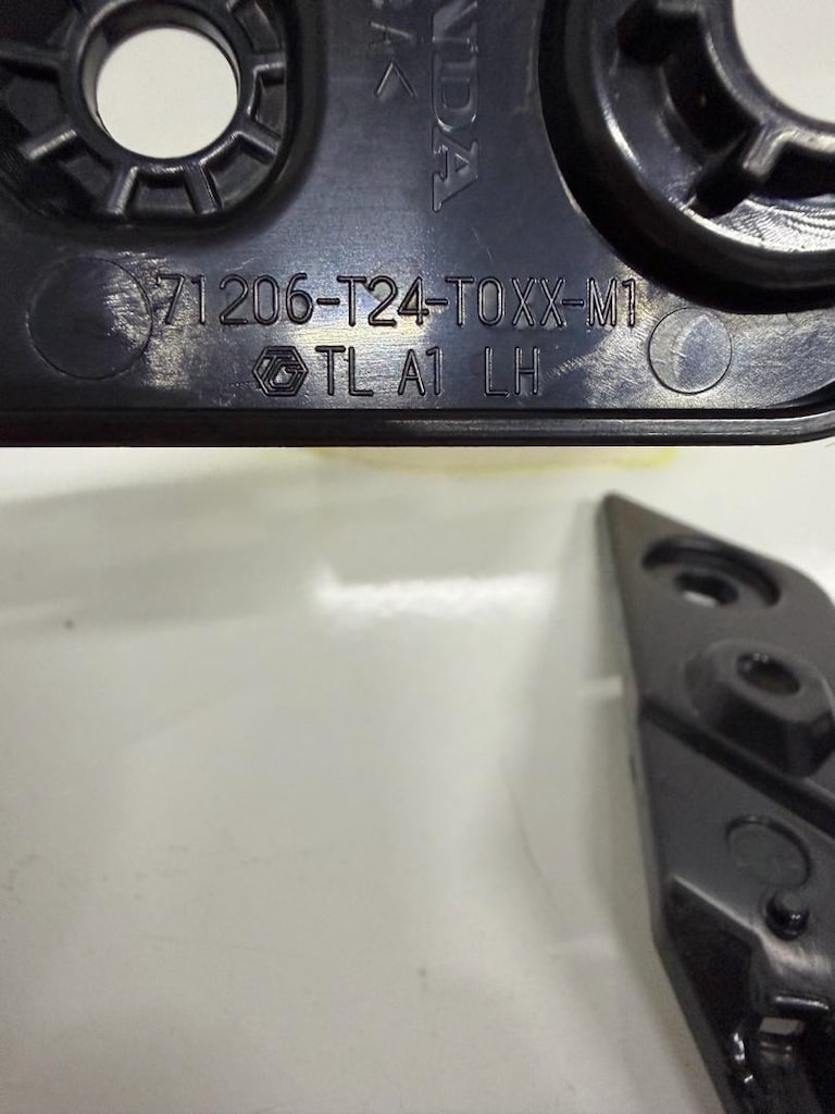 Honda civic 21-25 ön panjur braket takımı çıkma orjinal 71206T24T0X - 5