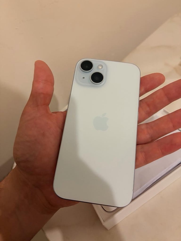 İphone 15 256 gb 1 bucuk yıl garantili hatasız