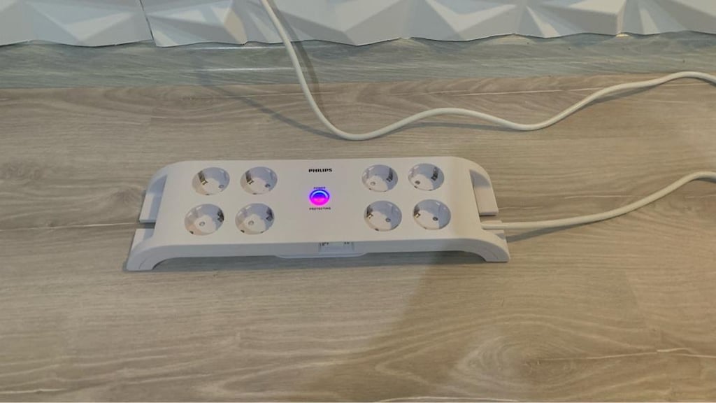 PHILIPS Akım Korumalı 2 Metre 8'li Beyaz Priz SPN3080B/10 - 3