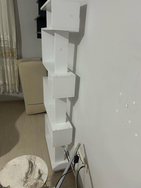 Ev eşyaları (gardolap, baza ve yatak, komidin, açıklamayı okuyunuz)