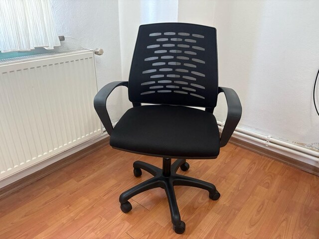 Ofis Çalışma Sandalyesi Sağlam Temiz Acil Satılık