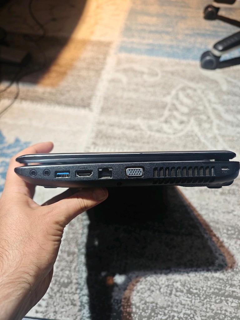 Toshiba Satellite L730 Laptop intel i5 - 7