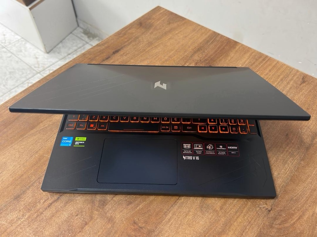 Acer Nitro V16 İ5-14450HX RTX4050 Gaming Laptop - 6