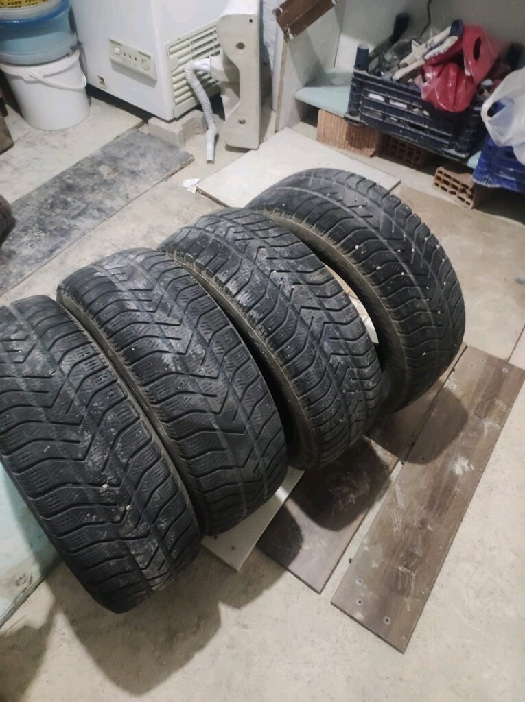 4 adet pirelli kış lastigi 195/60 R15 ebatlarında - 5