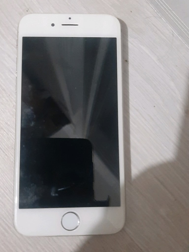 iphon 6 ekranda leke var - 6