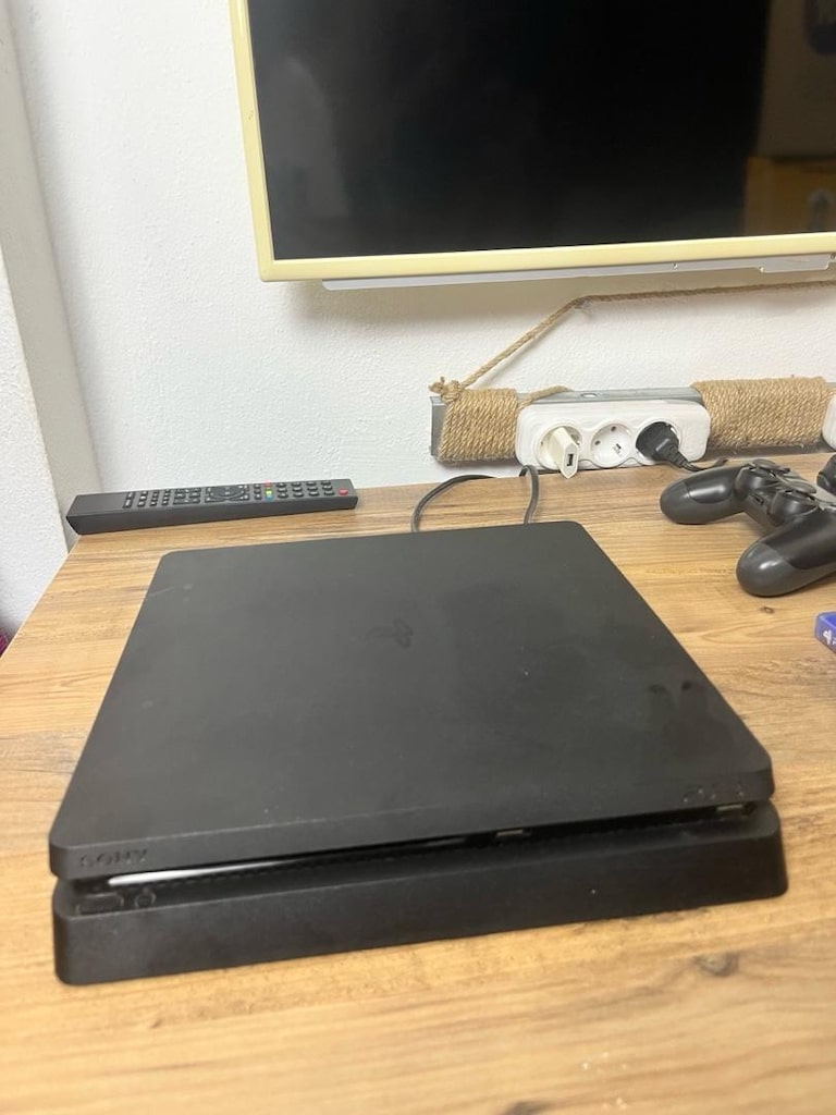 Oyun bilgisayarı ve pes4 yayıncı oyuncu odası komple satılık. - 4