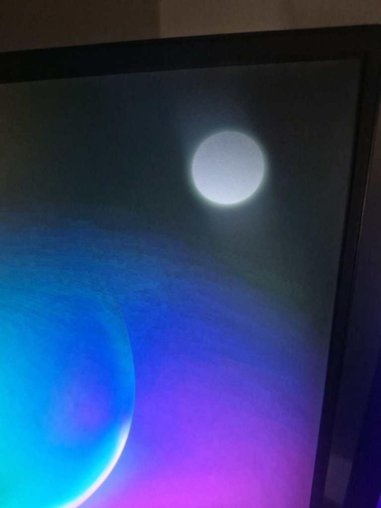 AOC 24" 165Hz Oyuncu Monitörü – Sorunsuz Çalışıyor, Köşelerde Hafif Le - 2