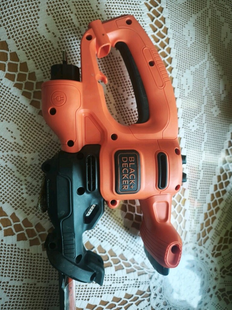 Black & Decker BEHT201 420W 45 cm Elektrikli Çit Budama Makinesi - 3