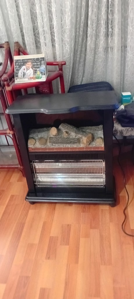 ŞÖMİNE TİPİ. 2400 WATT. 4. TÜPLÜ. 2 KADEMELİ İNTRAFUJ ELEK SOBASI - 2