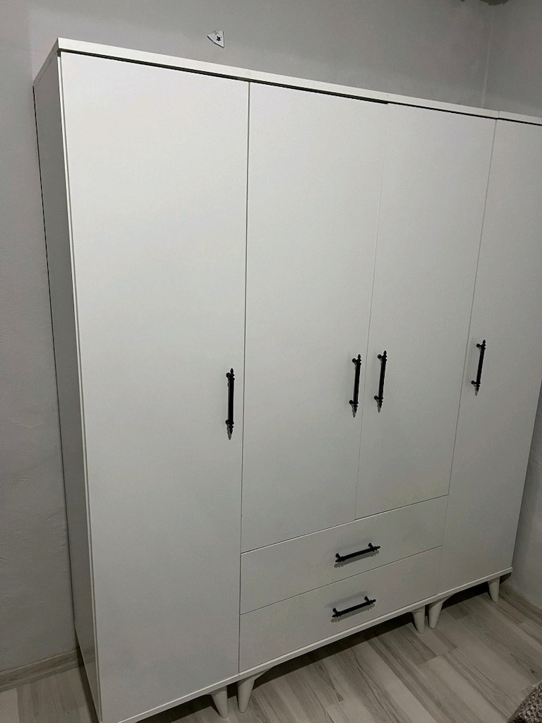4 KAPILI GARDOLAP - 3