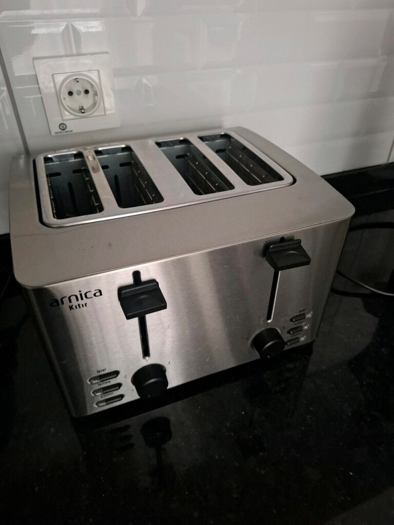 Ekmek kızartma makinesi