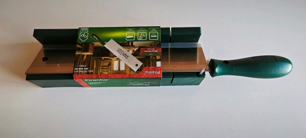 Gönyeli süpürgelik kesme testeresi - 2