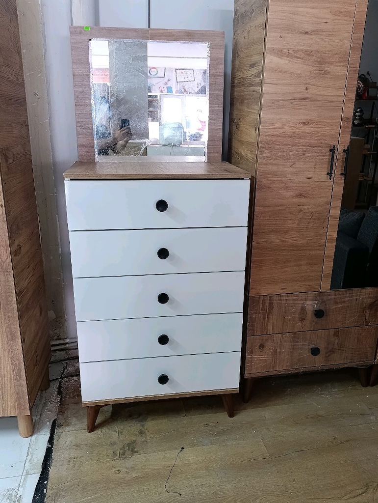 70X70 KİBAR MDF MASA 4 TANE KALİTELİ SANDELYESİ İLE BERABER 6,500TL - 4