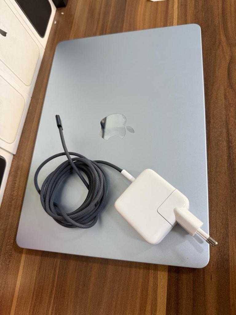 APPLE MACBOOK M4 İŞLEMCİ HATASIZ 16 AY GARANTİLİ 16GB RAM 256GB SSD - 13