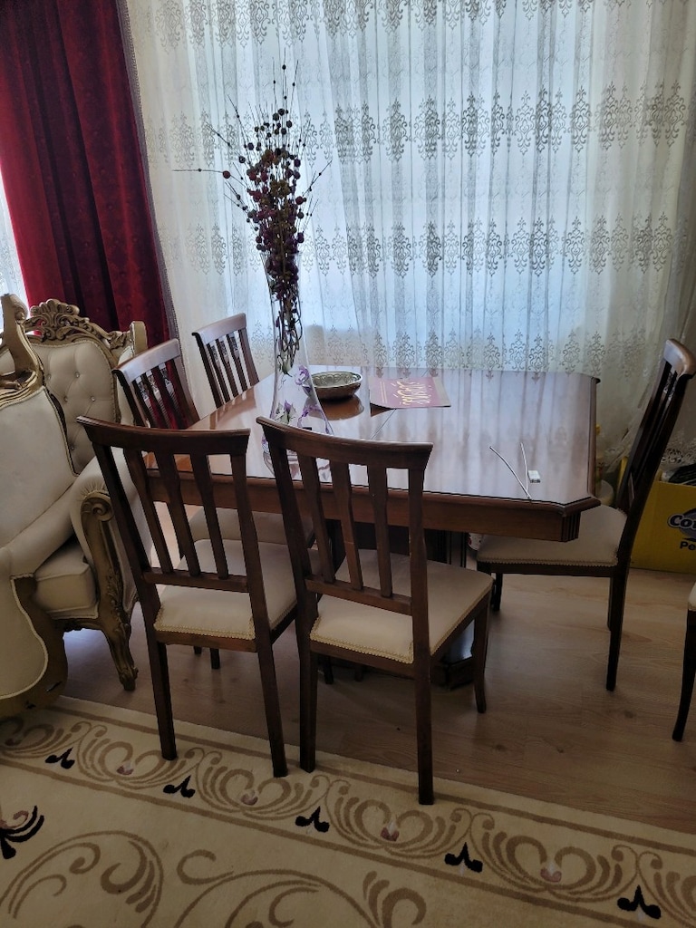 GÜMÜŞLÜK VE YEMEK MASASI - 6